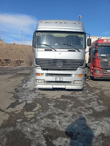 audi a4 b9: Тягач, Mercedes-Benz, 2002 г., Тентованный — 1