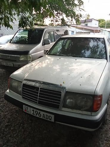 mers 211: Mercedes-Benz W124: 1988 г., Бензин, Седан — 1