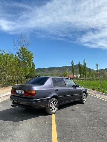 венто на запчасти: Volkswagen Vento: 1993 г., 2 л, Механика, Бензин, Седан — 4