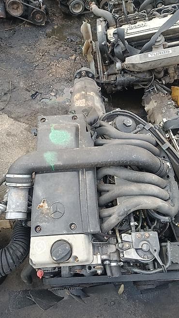 Двигатель Mercedes-Benz бензиновый, рядный 4-цилиндровый, атмосферный