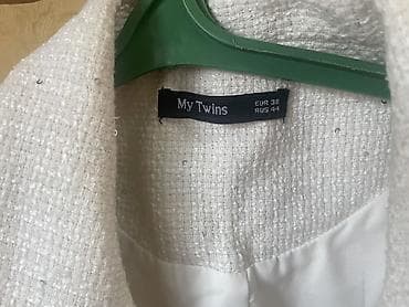 Костюм с юбкой, Модель юбки: Плиссе, Миди, Пиджак, S at lalafo.kg Костюм с юбкой, Модель юбки: Плиссе, Миди, Пиджак, S