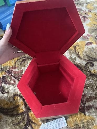 часы из дерева: Резная деревянная шкатулка для украшений/ручек - Материал — 8