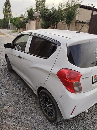 на прадо: Chevrolet Spark: 2018 г., 1 л, Автомат, Бензин, Хэтчбэк — 4