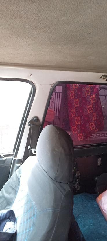 tayota prius 2018: Компактный хэтчбек 5 дверей, белый цвет. Практичный городской — 5