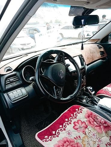 byd e2 2021: Ssangyong Tivoli: 2018 г., 1.6 л, Автомат, Дизель, Кроссовер — 6