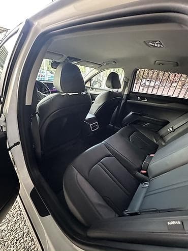 Продажа авто: Kia K5: 2020 г., 2 л, Автомат, Гибрид, Седан — 7