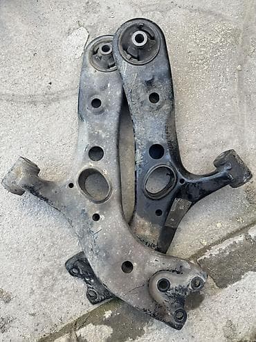 rav4 2014: Комплект рычагов Toyota 2016 г., Б/у, Оригинал, Япония — 1