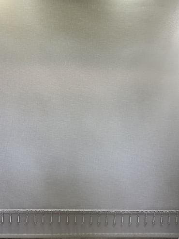 Рулонная штора светло‑серая с фактурой “лен”. - Полотно