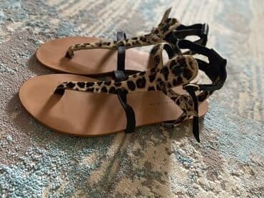 Zara 39 размер могут подойти на 38
1699 сом at lalafo.kg Zara 39 размер могут подойти на 38
1699 сом