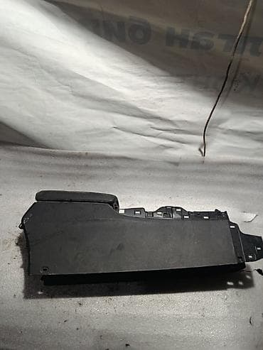 перетяжка: Центральная консоль с подлокотником для автомобиля. Характеристики: - — 3