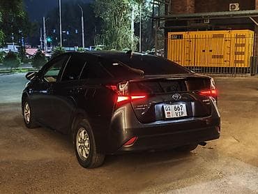 8: Toyota Prius: 2019 г., 1.8 л, Вариатор, Гибрид, Лифтбек — 4