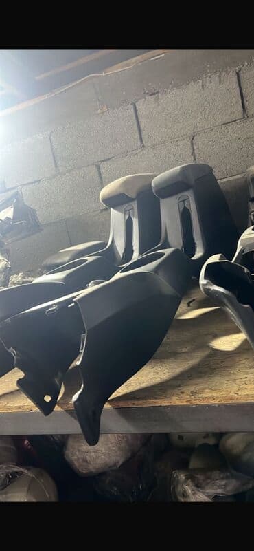 полики для авто бишкек: Подлокотник Honda, цвет - Черный, Б/у, Самовывоз, Платная доставка — 1