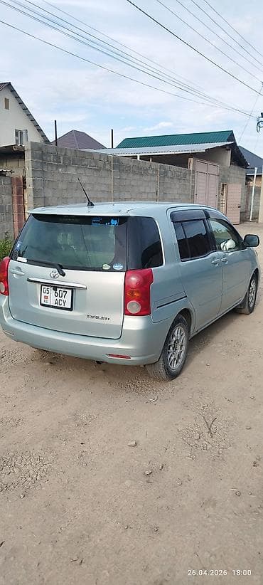 mini jack: Toyota Raum: 2003 г., Минивэн — 10