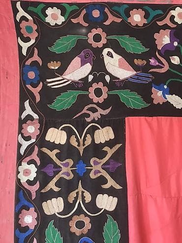 искусственные цветы для интерьера бишкек: Ручная вышивка «Сузане» с птичками и цветами - Традиционная узбекская — 2