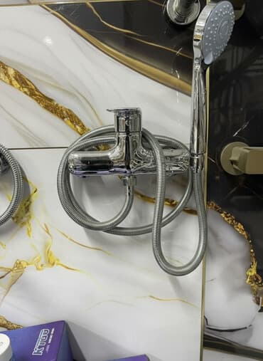 купить смеситель для ванны бишкек: Смеситель для ванны и душа, Ручной душ, Установка: Наружный монтаж, Материал: Латунь, Функции: Без функций — 1