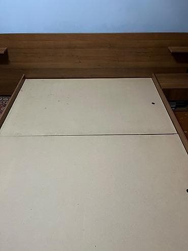 sofa bed: Двуспальная кровать с высоким изголовьем и встроенными тумбами + — 4