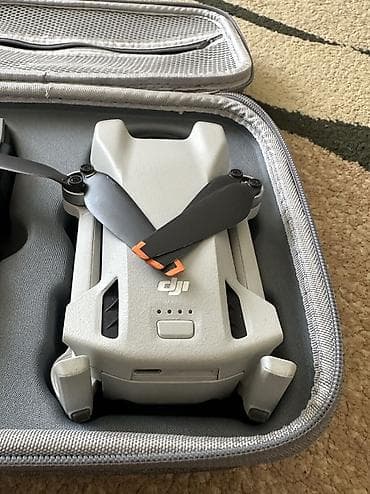 max 3: Дрон Dj 3 Mini Новая В комплекте все что на фото 1-акб и Кабельи — 3