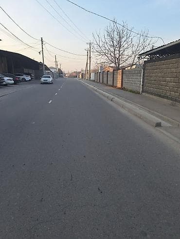 Продажа домов: 🏡 **Продаётся дом с удобствами в Бишкеке** 📍 Район: ж/м Колмо 🛏️ — 3
