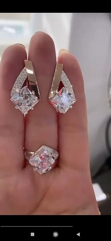 Серебро с золотом 925 пробы Камни Фианиты Размеры имеются Есть