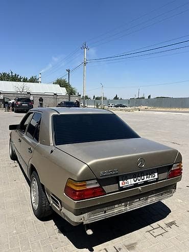 мерседес бенс а: Mercedes-Benz W124: 1990 г., Седан — 5