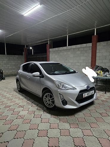 Toyota Aqua: 2015 г., 1.5 л, Автомат, Гибрид, Хетчбек lalafo.kg да Toyota Aqua: 2015 г., 1.5 л, Автомат, Гибрид, Хетчбек