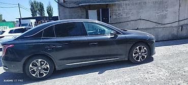 haval h7: Седан Hongqi H5 (Hongqi HS) черного цвета. Электро с запасом хода на — 2