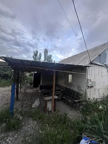 дом под шв цех: Ак-Тилек ж/м Сдается помещение под швейный цех Площадь: 120м2; 5соток — 2