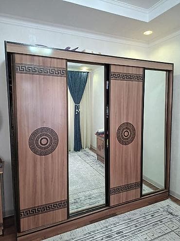 наполное зеркало: Спальный гарнитур в классическом стиле, цвет теплый орех с — 4
