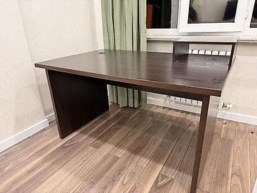 Үтүктөөчү такталар: Компьютердик үстөлү, Текчелери бар — 2