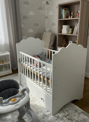 столы для детей: Детская кроватка с выдвижным ящиком - Цвет: белый - Материал — 1