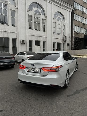 fit 2008: Toyota Camry: 2018 г., 2.5 л, Автомат, Гибрид, Седан — 3