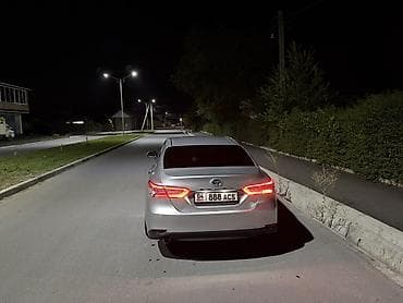 genezis g80: Toyota Camry: 2017 г., 2.5 л, Автомат, Гибрид, Седан — 4