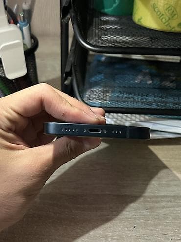 ipone: IPhone 13, Б/у, 128 ГБ, Midnight, Защитное стекло, Чехол, 83 % — 4