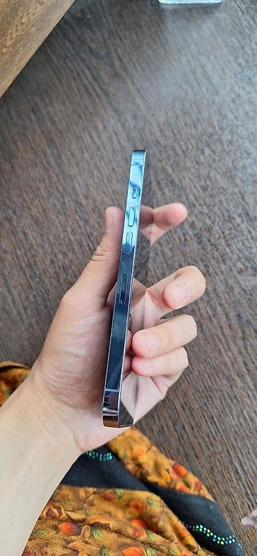 canon eos 550d: IPhone 13 Pro, Sierra Blue — 2