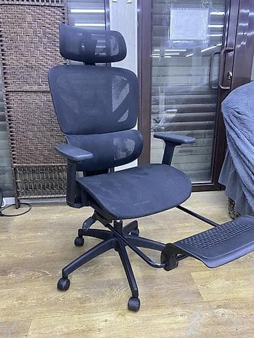 офисные стул: Офисное кресло, С колесиками, цвет - Черный — 1