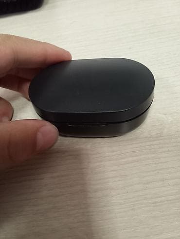 macbook air m1 16: Беспроводные наушники-вкладыши с зарядным кейсом (чёрный цвет) — 3