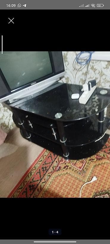 Тумба и подставка для телевизора, Б/у, Напольная, Стекло, Самовывоз, Платная доставка, цвет - Черный at lalafo.kg Тумба и подставка для телевизора, Б/у, Напольная, Стекло, Самовывоз, Платная доставка, цвет - Черный