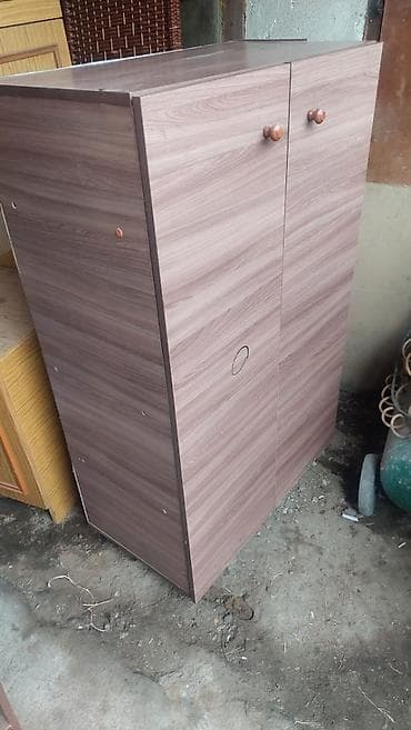 обувьной шкаф: Шкаф для обуви - Компактный двухдверный шкаф с отделкой под дерево. - — 1
