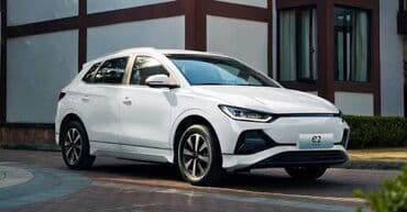 степ в рассрочку: BYD : 2025 г., Электромобиль, Хэтчбэк — 1