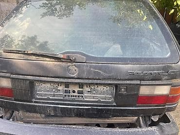 Багажник Volkswagen Passat CL, универсал (B3). Задняя часть кузова с