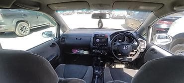 124 e500: Honda Fit: 2002 г., 1.3 л, Вариатор, Бензин, Хэтчбэк — 4