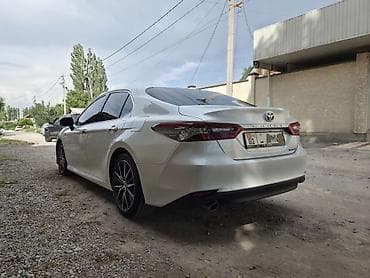 prius v: Toyota Camry: 2022 г., 2.5 л, Вариатор, Гибрид, Седан — 7