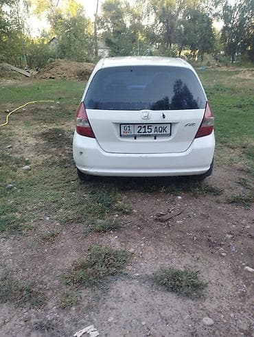 Honda Fit: 2002 г., 1.3 л, Хэтчбэк at lalafo.kg Honda Fit: 2002 г., 1.3 л, Хэтчбэк