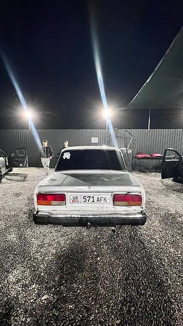 ВАЗ (ЛАДА) 2107: 1988 г., 1.6 л, Механика, Седан