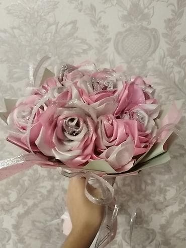 эски кийим: 💐 Небольшой, но эффектный букет из атласных роз — в наличии! Сделан — 1