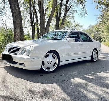 мрс 124: Mercedes-Benz E-класс AMG: 2000 г., Седан — 4