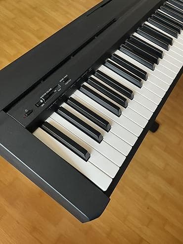 ролер: Yamaha P‑45B цифровое пианино (88 клавиш) с комплектом. Состояние — 2