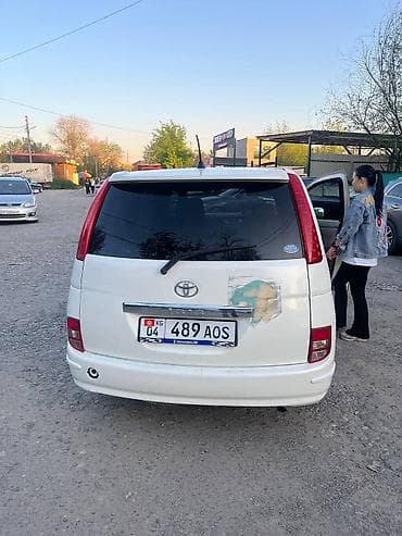 mersedes e320: Toyota Isis: 2004 г., 1.8 л, Автомат, Бензин, Минивэн — 5