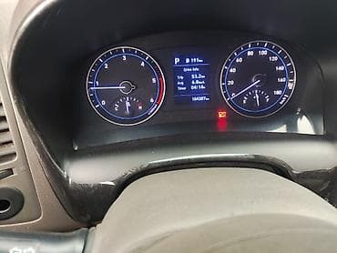 Транспорт: Hyundai Porter II — малотоннажный бортовой грузовик синего цвета — 5