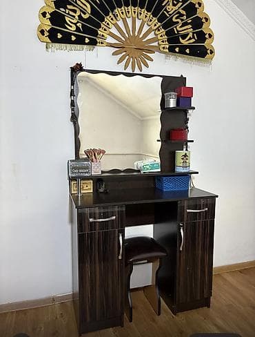 single bed: Спальный гарнитур, Б/у, Двуспальная кровать, Другая страна производитель, цвет - Коричневый — 2